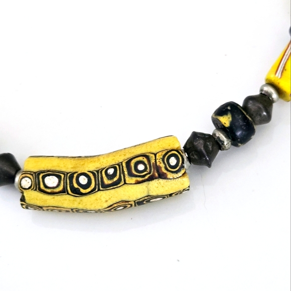 Vintage Mixed African Tribal Yellow Wood Beaded Metal Choker Necklace - Picture 3 of 6